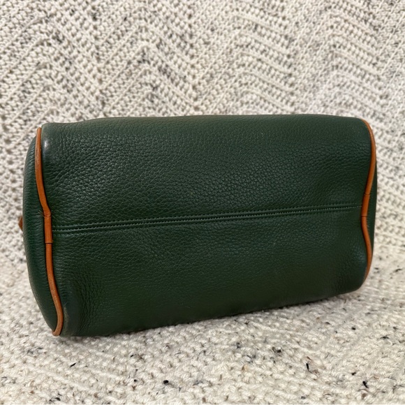 Vintage Dooney and Bourke Fir Green Barrel Shoulder Bag - Picture 3 of 7